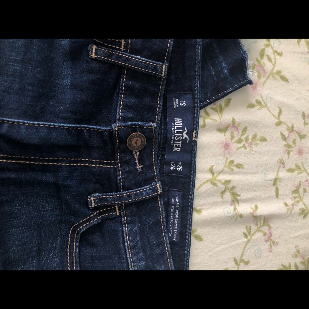 hollister dark wash jeans